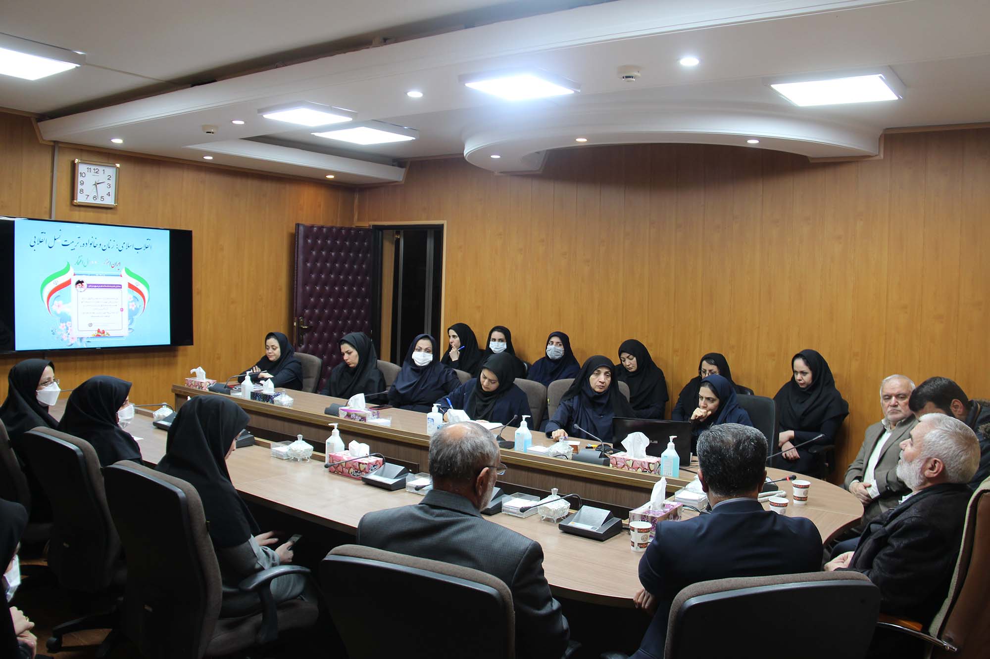 ۴۴سال افتخار/ برگزاری نشست تخصصی با موضوع زنان و تحکیم خانواده به مناسبت دهه فجر